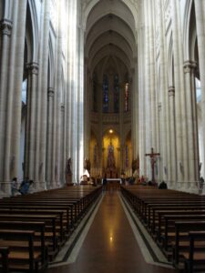 Iglesia_Catedral_de_La_Plata_(interior)