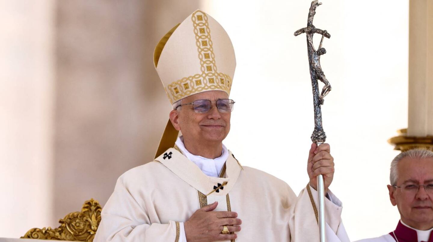 el-papa-leon-xiv-defendio-el-matrimonio-entre-el-hombre-y-la-mujer-frente-a-una-multitud-en-la-plaza-sann-pedro-foto-reuters-yara-nardi-VV5ALAD7NRELBOHYB27WA74LKU