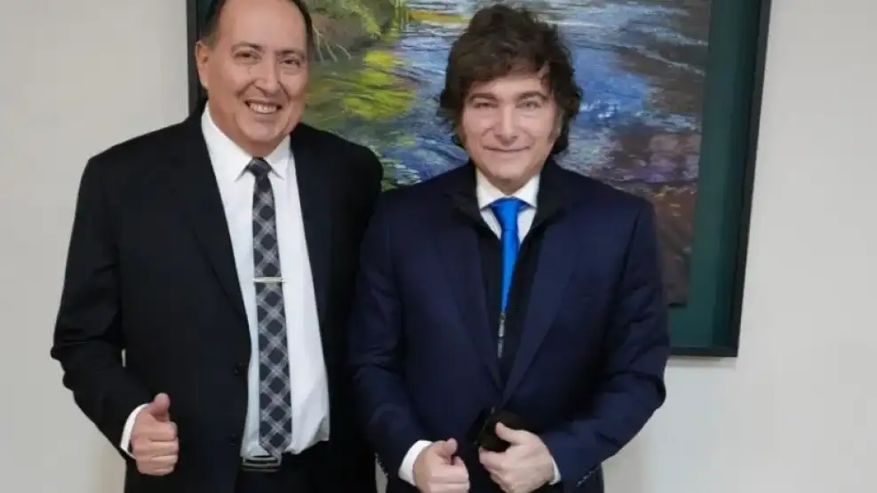 el-pastor-ledesma-junto-a-milei-2057049