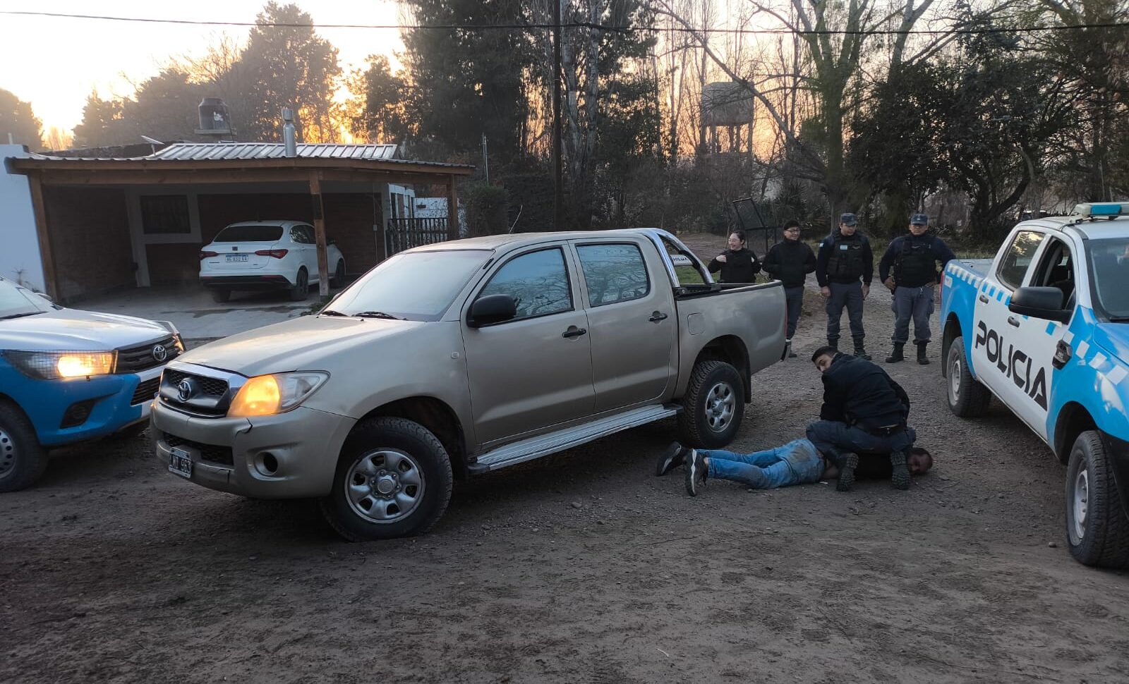 robo-camioneta-hilux-toyota-e1755606647648