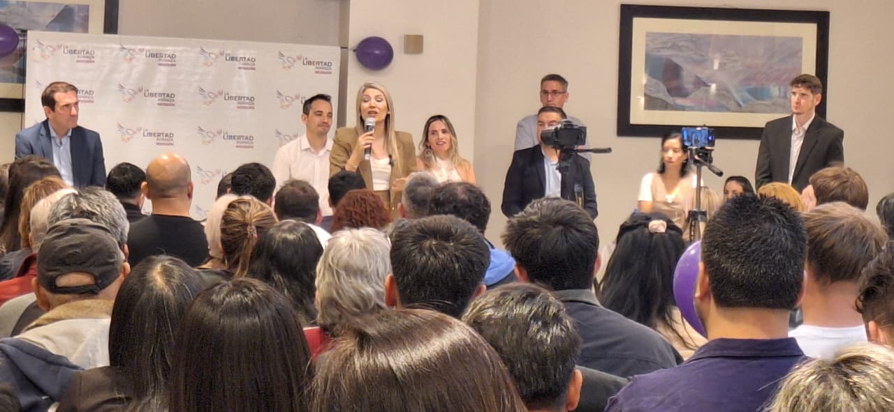 7fd62fbd-23d7-442b-aaae-8a8e264342da