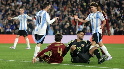 seleccion-argentina-3-venezuela-0-doblete-leo-messi-su-ultima-funcion