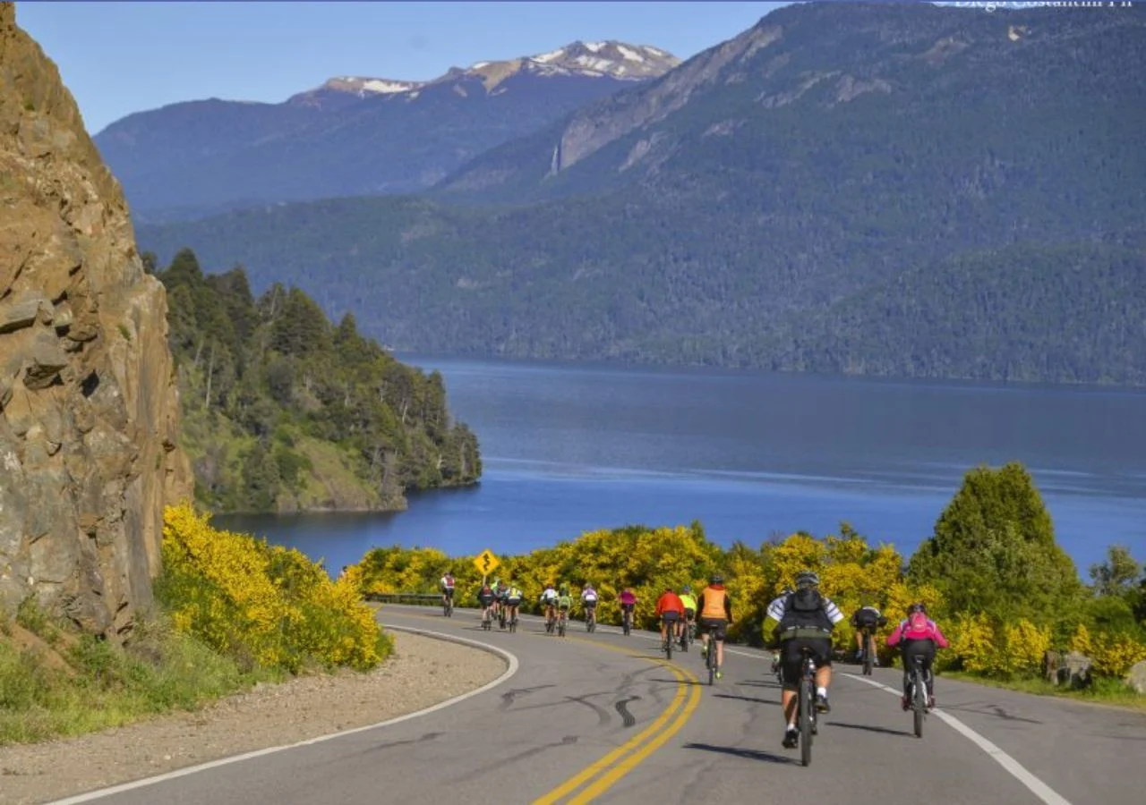 de-siete-a-nueve-los-lagos-que-unen-la-ruta-mas-famosa-de-la-patagonia-argentina-1757381007818_1280