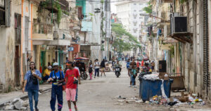 1765894606-cada-dia-revolucion-victoria-dice-poder-cada-dia-miseria-responde-pueblo