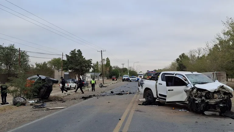choque-accidente-ruta-22-plaza-huincul-dos-muertos-1