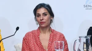 la-senadora-lucia-crexell-2060354