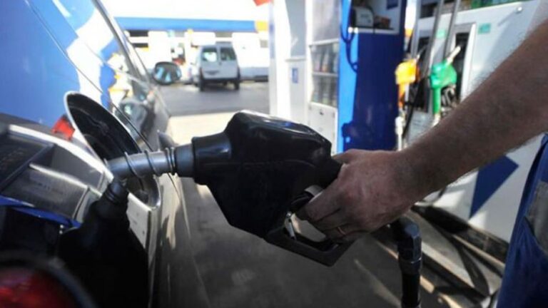 surtidor-de-combustible-2209043