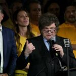 milei-respaldo-candidatura-flavio-bolsonaro-lanzo-durisimas-criticas-contra-lula-1146991-141522