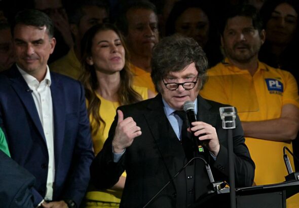 milei-respaldo-candidatura-flavio-bolsonaro-lanzo-durisimas-criticas-contra-lula-1146991-141522