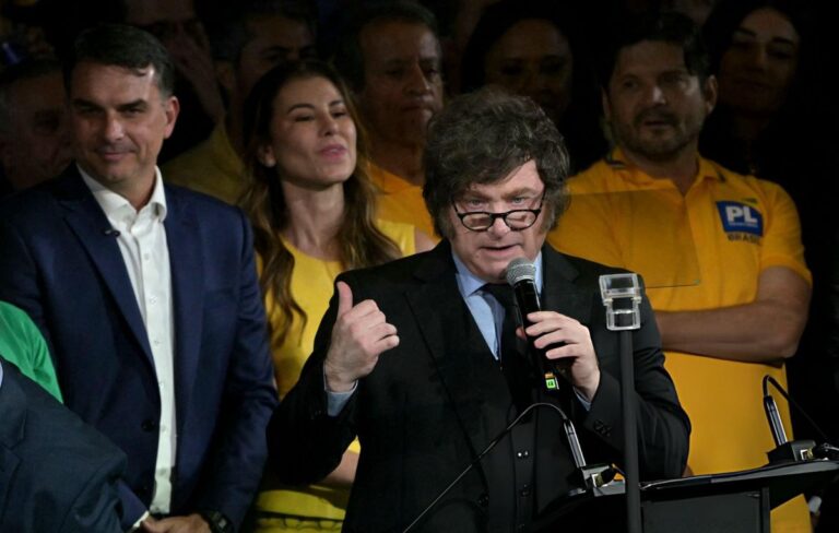 milei-respaldo-candidatura-flavio-bolsonaro-lanzo-durisimas-criticas-contra-lula-1146991-141522