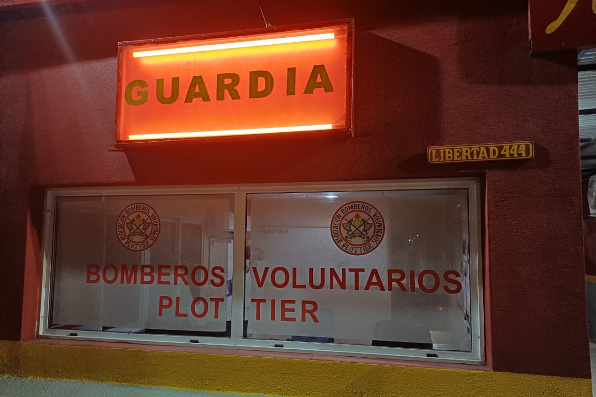 Bomberos-de-Plottier-guardia-Foto-Rafael-Garrido-1